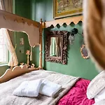 La Rosa 3* Whitby